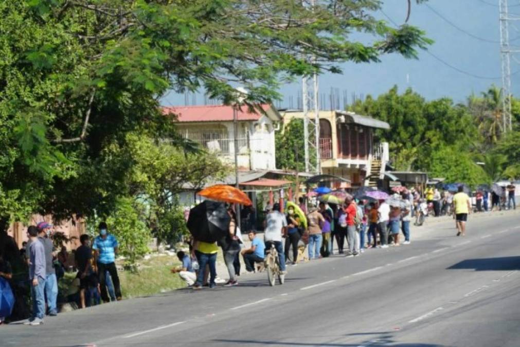 La Secretaría de Seguridad determinó este martes segmentar la atención al público para realizar trámites bancarios con mayor control preventivo de contagio de coronavirus.<br/>