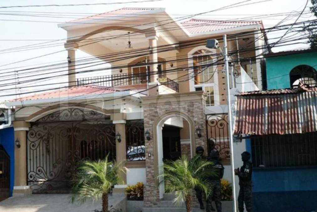 Esta vivienda en el barrio Cabañas de San Pedro Sula fue allanada por agentes de la Policía Militar.