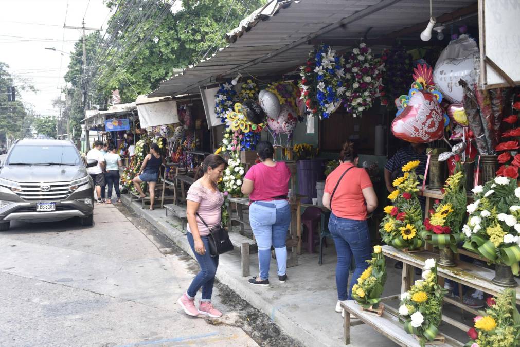 Los precios de los arreglos varían en base al número de flores que poseen.