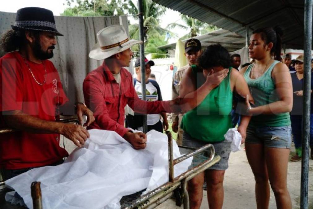 El pequeño Gerson fue sacado lugareños que trasladaron el cuerpo hacia la posta del sector; posteriormente lo llevaron al Materno Infantil de Cuyamel para proceder a lavarlo.<br/>