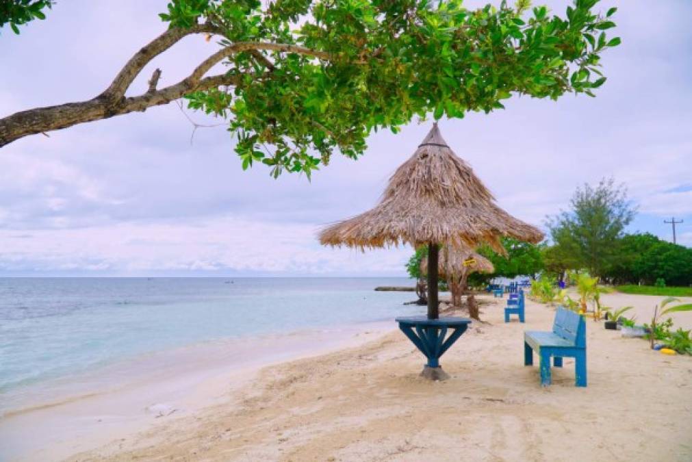 Chepes Beach<br/>Es de las playas más visitadas en Utila, se encuentra en el corazón o zona viva de la isla. Es ideal para divertirse y nadar por largas horas.