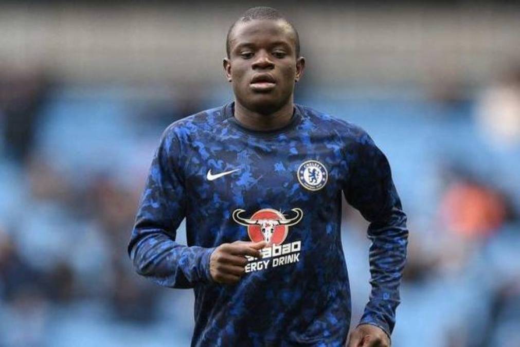 Manchester United estaría interesado en hacerse con los servicios del centrocampista, N’Golo Kante del Chelsea. La llegada de Erik ten Hag al banquillo de Old Trafford y el interés del técnico neerlandés en el francés podrían propiciar el traspaso.