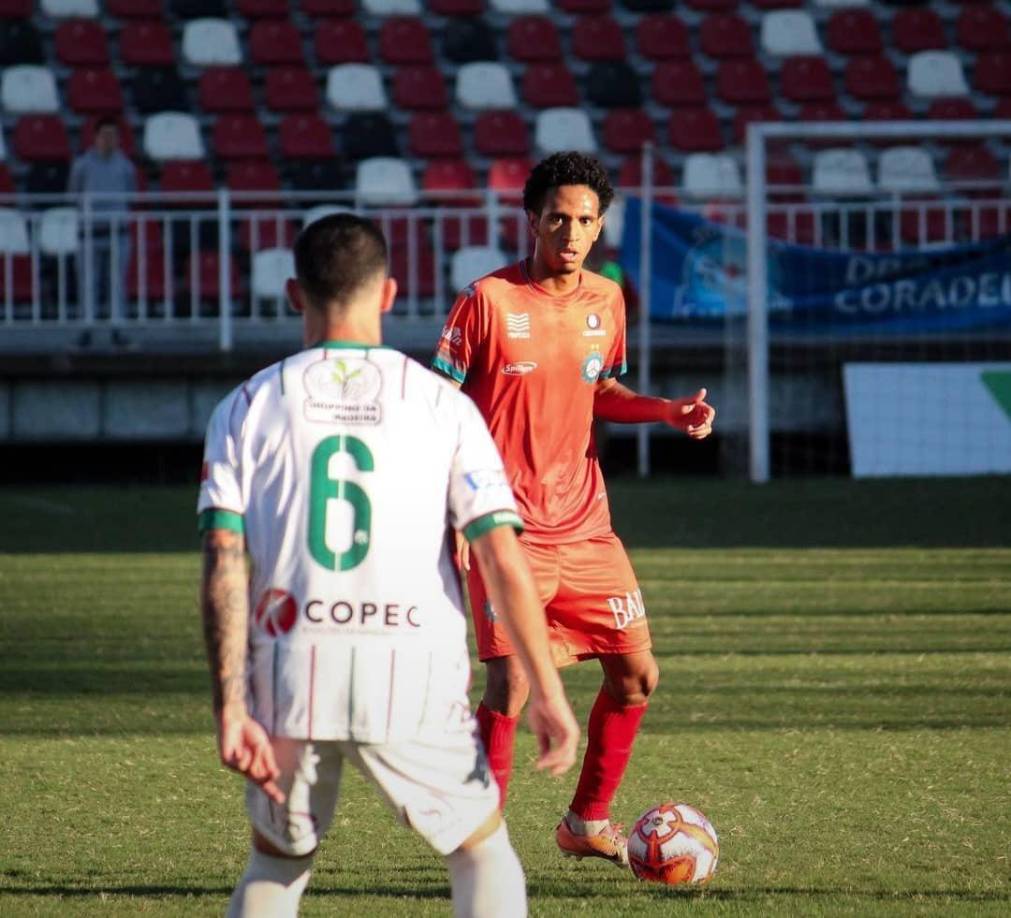 Antes de jugar en El Salvador, Yan Maciel jugó en el fútbol de su natal Brasil y también formó parte del fútbol mexicano.
