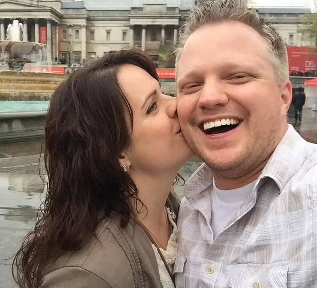 Craig compró un vuelo para su supuesta amante, una ortodoncista de Texas, a Denver mientras su esposa se encontraba en el hospital, informaron investigadores del caso.