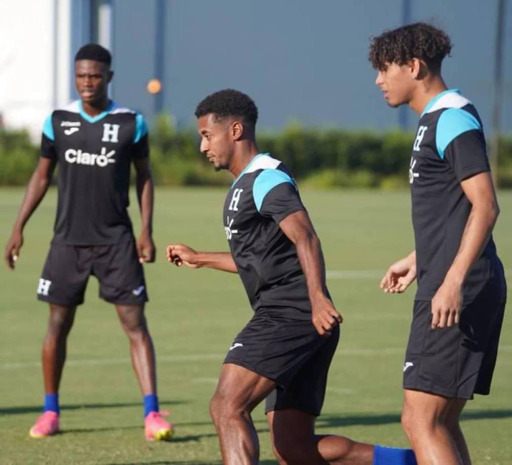 Antony “Choco” Lozano, también vuelve a vestir los colores de la Bicolor y estaría en la zona ofensiva ante los caribeños.