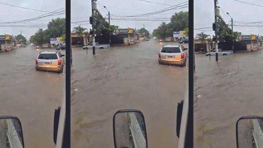 $!Inundaciones por varias horas de lluvia en el sector Satélite.