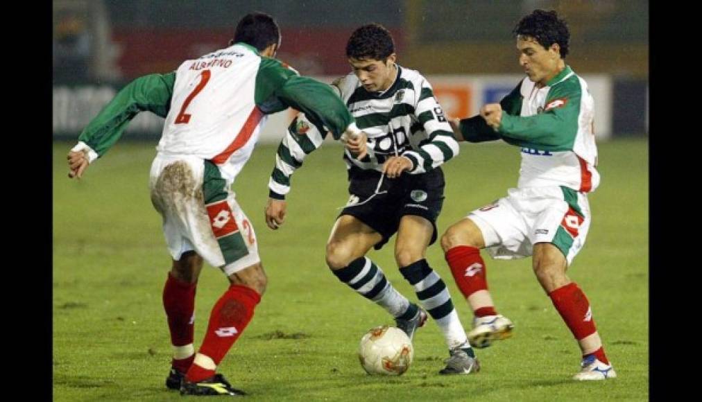 Cristiano debutó en 2002 en el Sporting Lisboa a los 17 años.