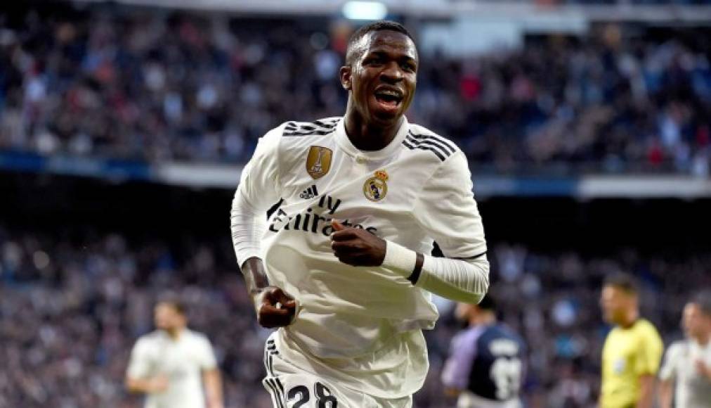 Ronaldo Nazario, exjugador y ahora máximo accionista del Real Valladolid, ya se habría puesto en contacto con el Real Madrid para solicitar la cesión de Vinicius Jr. El delantero de 18 años hará la pretemporada con el primer equipo, aunque aún se desconoce si Zidane acabará contando con él de cara a la temporada que viene. En cualquier caso, el Valladolid seguirán muy atentos a la situación del futbolista brasileño.