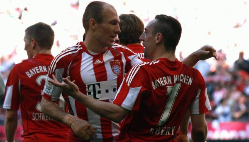 Robben y Ribery: En pleno partidos, los jugadores del Bayern Múnich discutieron por no haberse pasado el balón en una jugada y hacerla individual.
