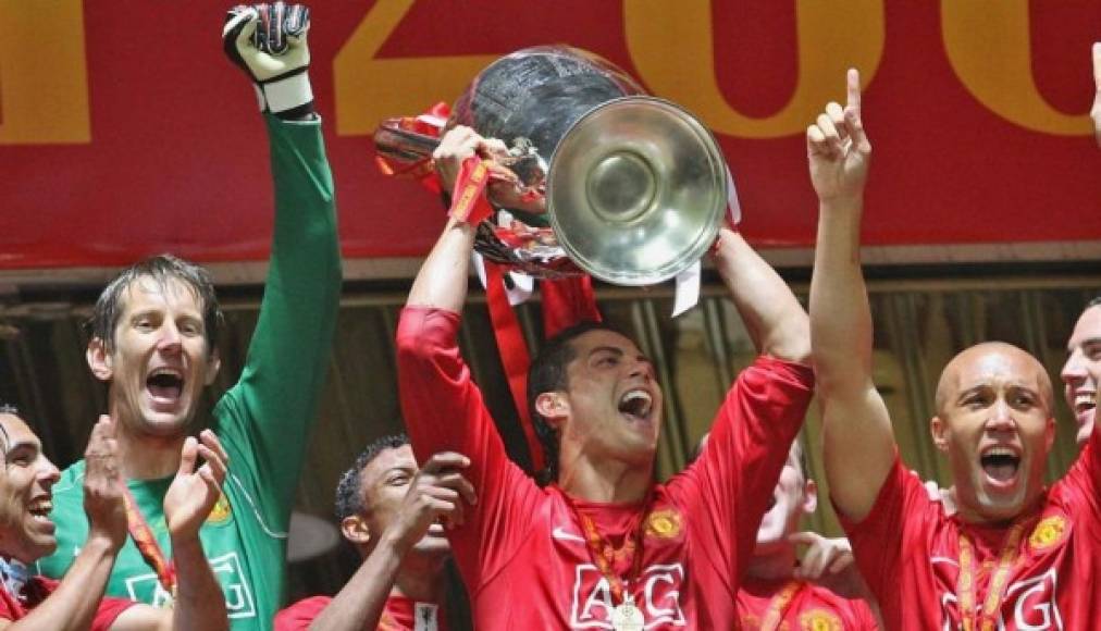 Cristiano ha ganado cinco Champions, una con el Machester United y cuator con el Real Madrid.