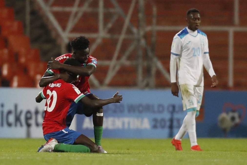Los jugadores de Gambia festejaron a lo grande el triunfo en el Mundial Sub-20.
