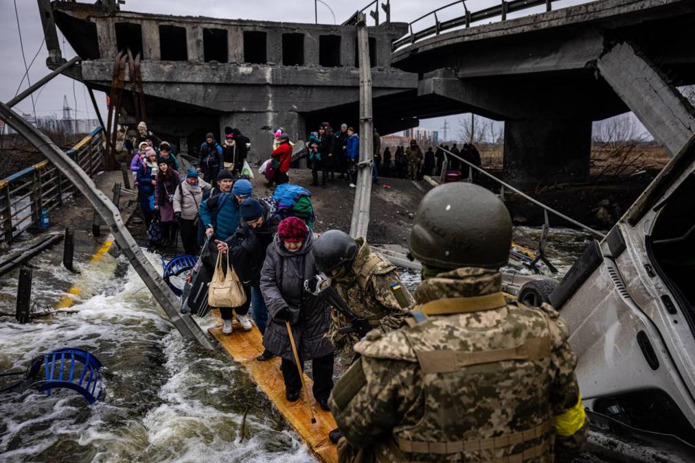Guerra en Ucrania, apocalipsis climático y la muerte de Isabel II, entre las imágenes más impactantes del año 2022
