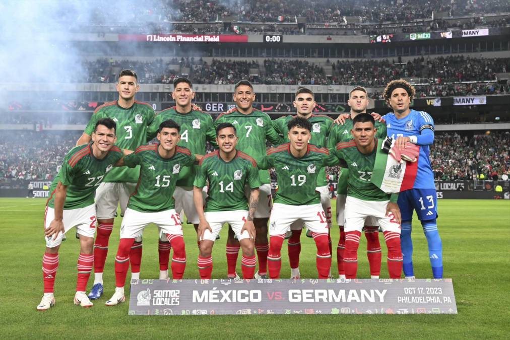 1. México - La selección azteca desbancó a los Estados Unidos hace un tiempo en el ranking de selecciones de Concacaf y en esta última doble fecha FIFA sumó 13 puntos.