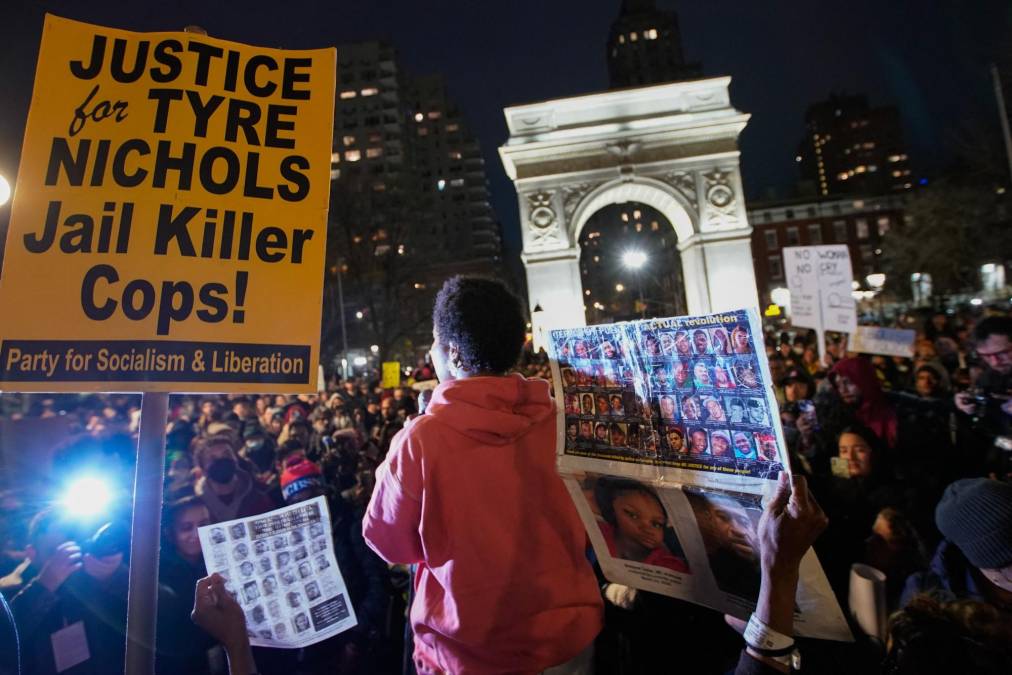 Masivas protestas en EEUU tras divulgación de video que muestra mortal paliza policial contra joven negro