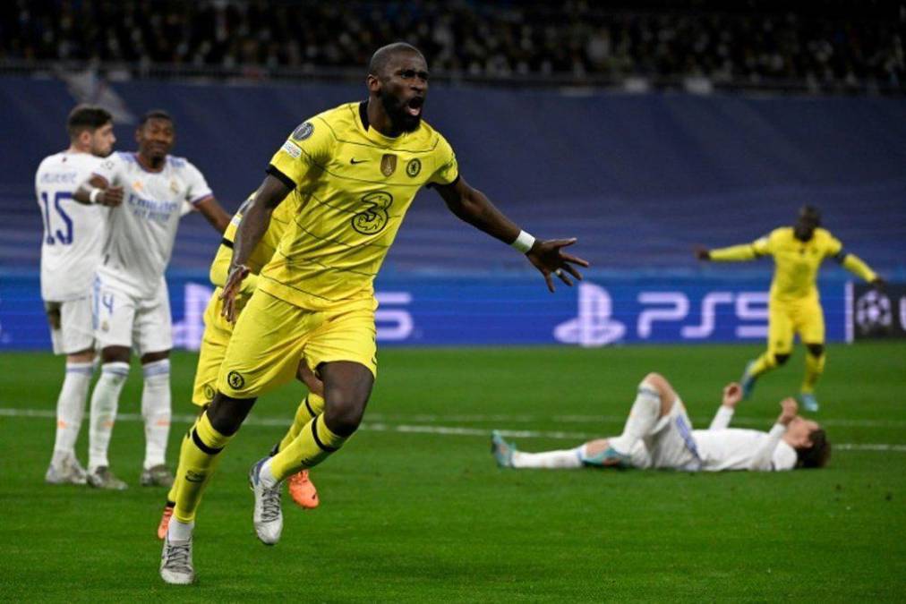 Bombazo. El defensor alemán Antonio Rüdiger es nuevo jugador del Real Madrid. Llega como agente libre procedente del Chelsea y firma hasta 2026. El anuncio oficial será hasta que termine la temporada.