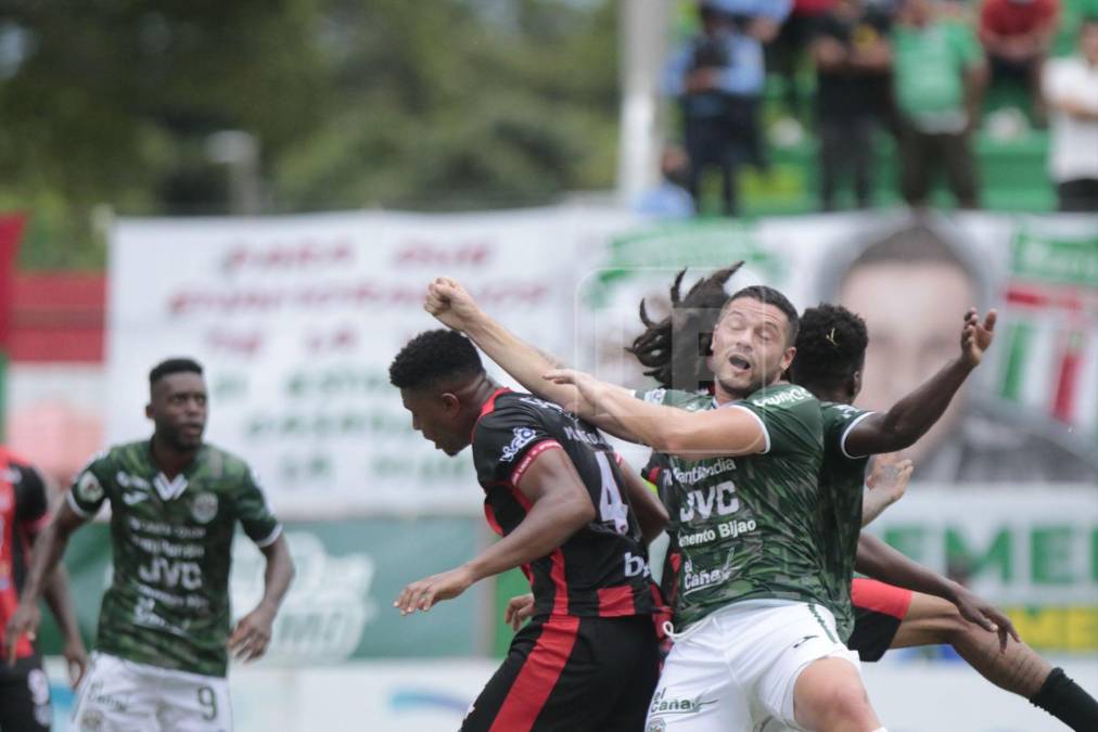 Pocas, pero muy pocas veces se puede disfrutar en el fútbol de Honduras un espectáculo similar al vivido esta tarde en el Yankel Rosenthal. Marathón y Vida nos regalaron un 4-4 electrizante que quedará inmortalizado en la Liga Nacional.