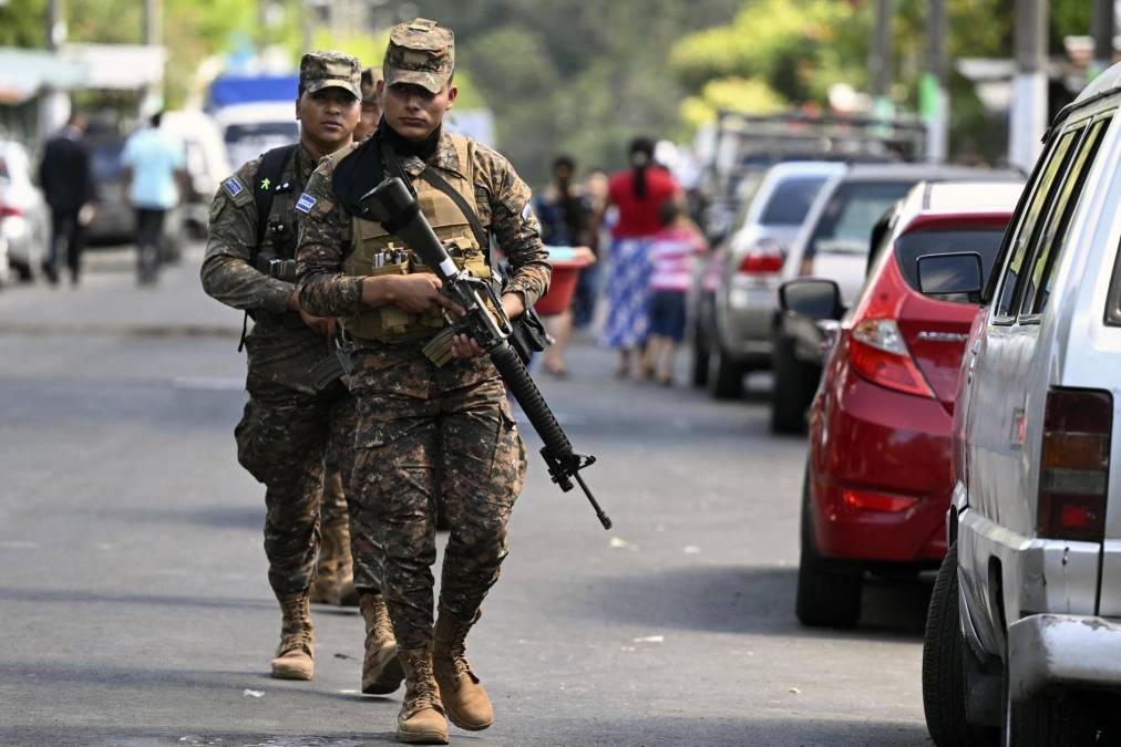 Más de un centenar de pandilleros caen en sus bastiones en ciudad cercada en El Salvador