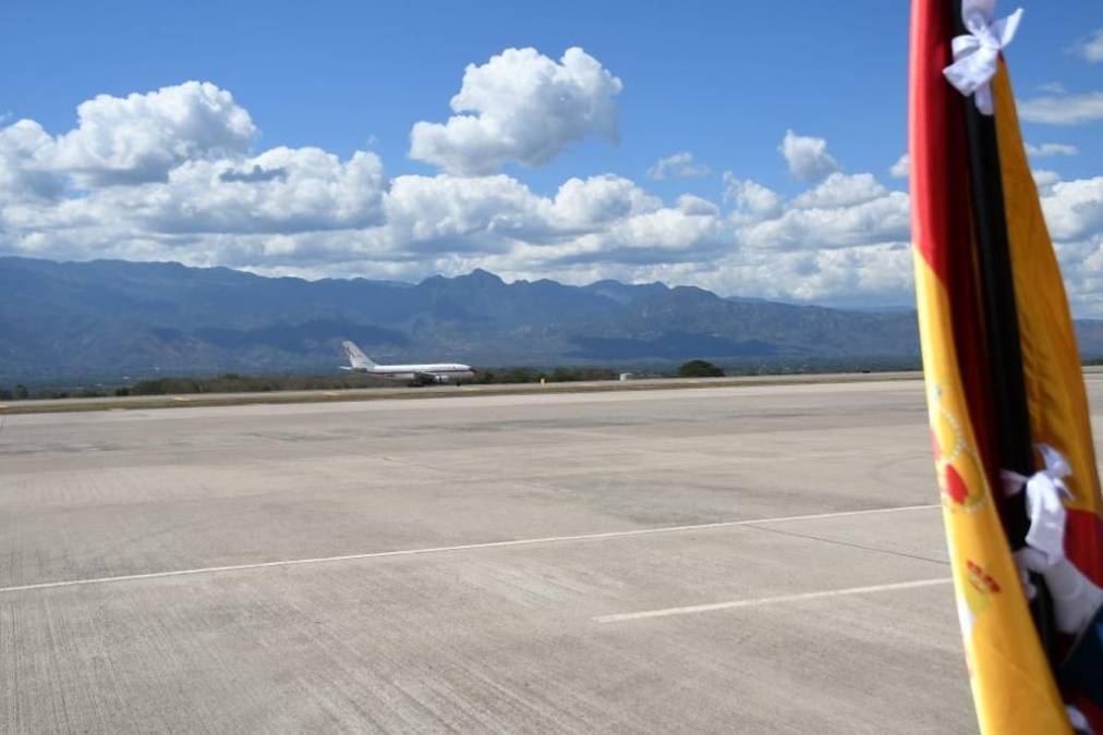 Sobre el mediodía de este miércoles, Felipe VI, rey de España, arribó a Honduras vía aérea.