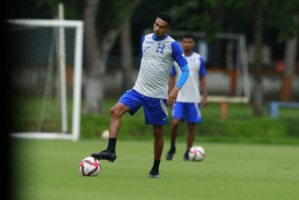 Juan Delgado: El futbolista del Motagua sería una de las sorpresas ya que se perfila para estar en el centro del campo.