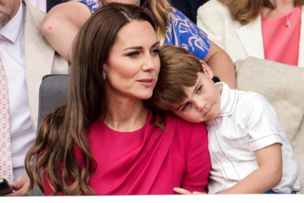 FOTOS: El berrinche del príncipe Louis que hizo incomodar a Kate Middleton