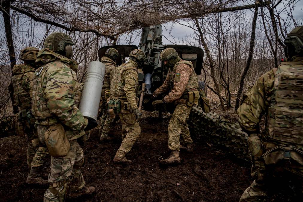 En su informe diario, el Estado Mayor ucraniano dijo que repelió “más de 130 ataques enemigos” en las últimas 24 horas en varios lugares del frente, incluyendo Limán, <b>Bajmut</b>, Kupiansk y Avdiivka.