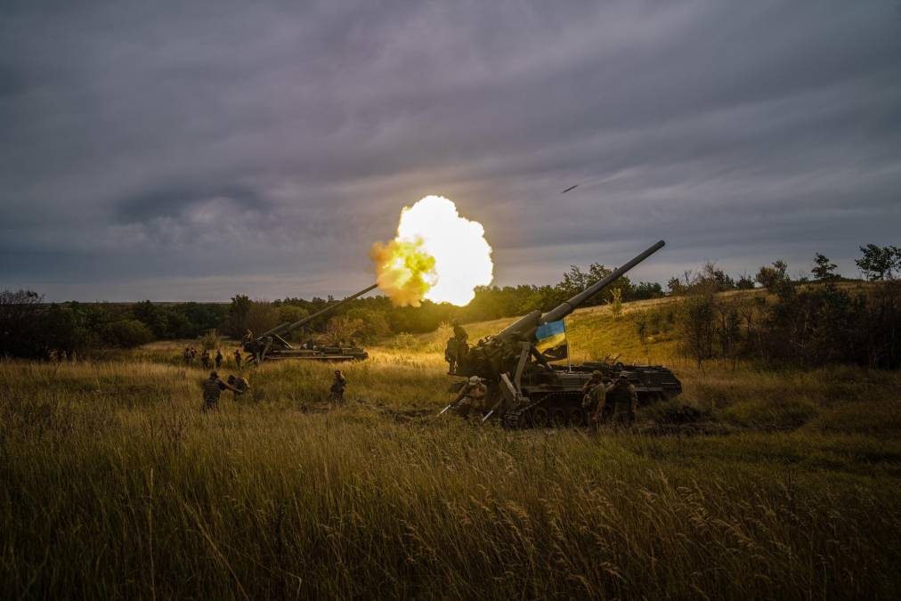 El funcionario aseguró que las fuerzas ucranianas tienen “ventaja” en el frente sur, después de varios ataques en las últimas semanas contra puentes en la región orientados a lastrar la logística de las tropas rusas. 