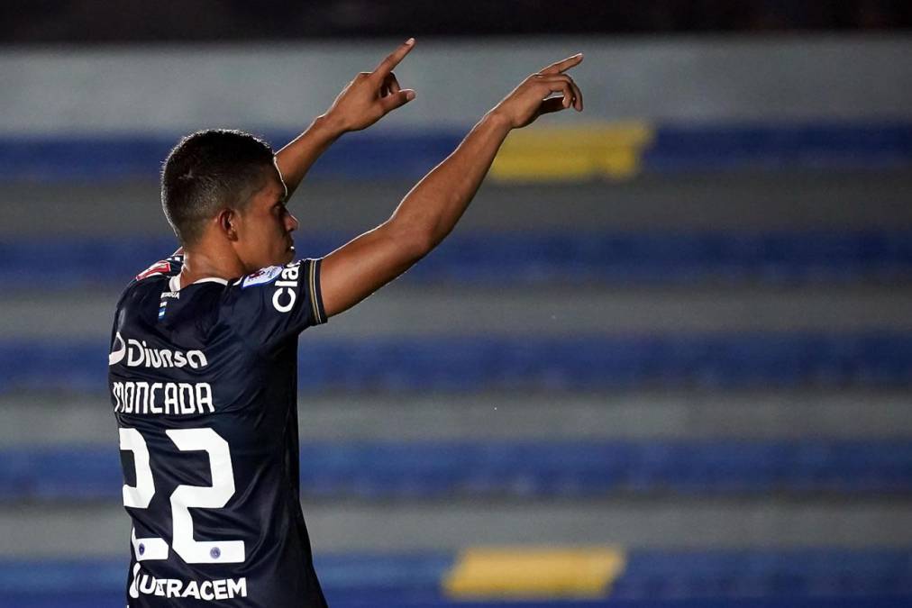 Jessé Moncada marcó el quinto lanzamiento del Motagua en la definición por penales.