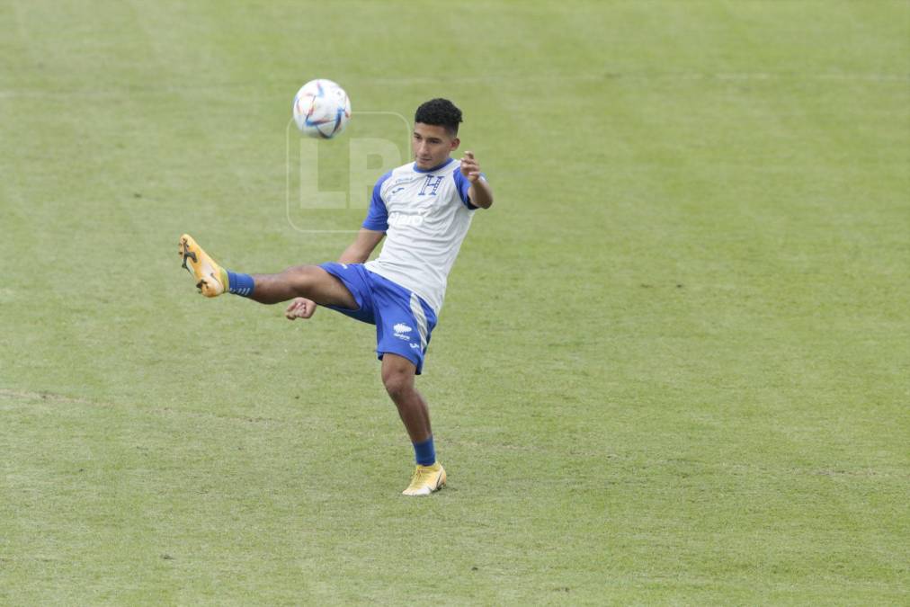 José Mario Pinto: Fue titular en los duelos ante Curazao pero ante Canadá será relegado al banquillo de suplentes. Su lugar lo ocupará Luis Palma.