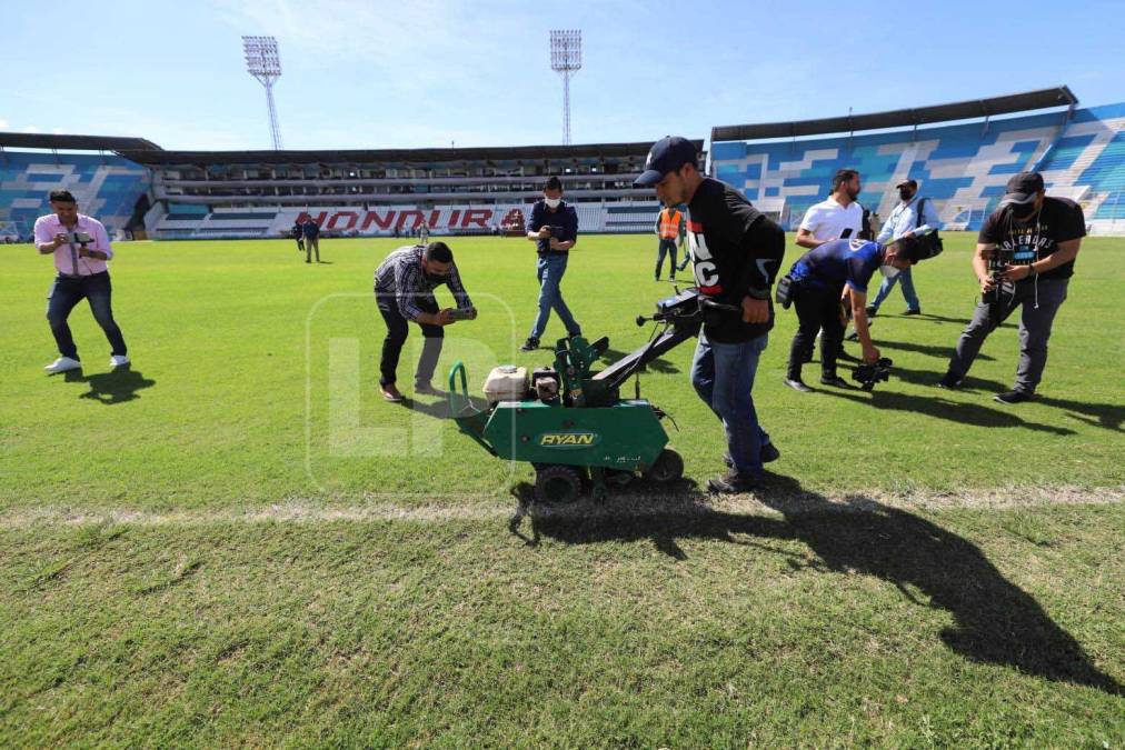¿Qué harán con la grama reemplazada? Inician trabajos en el estadio Nacional de Tegucigalpa