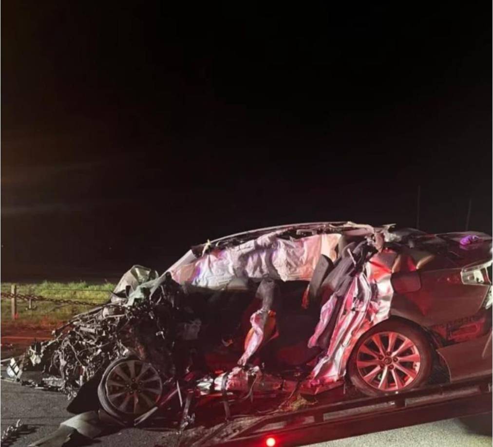 Así quedó el carro en se transportaba Ebinzon Córdova.