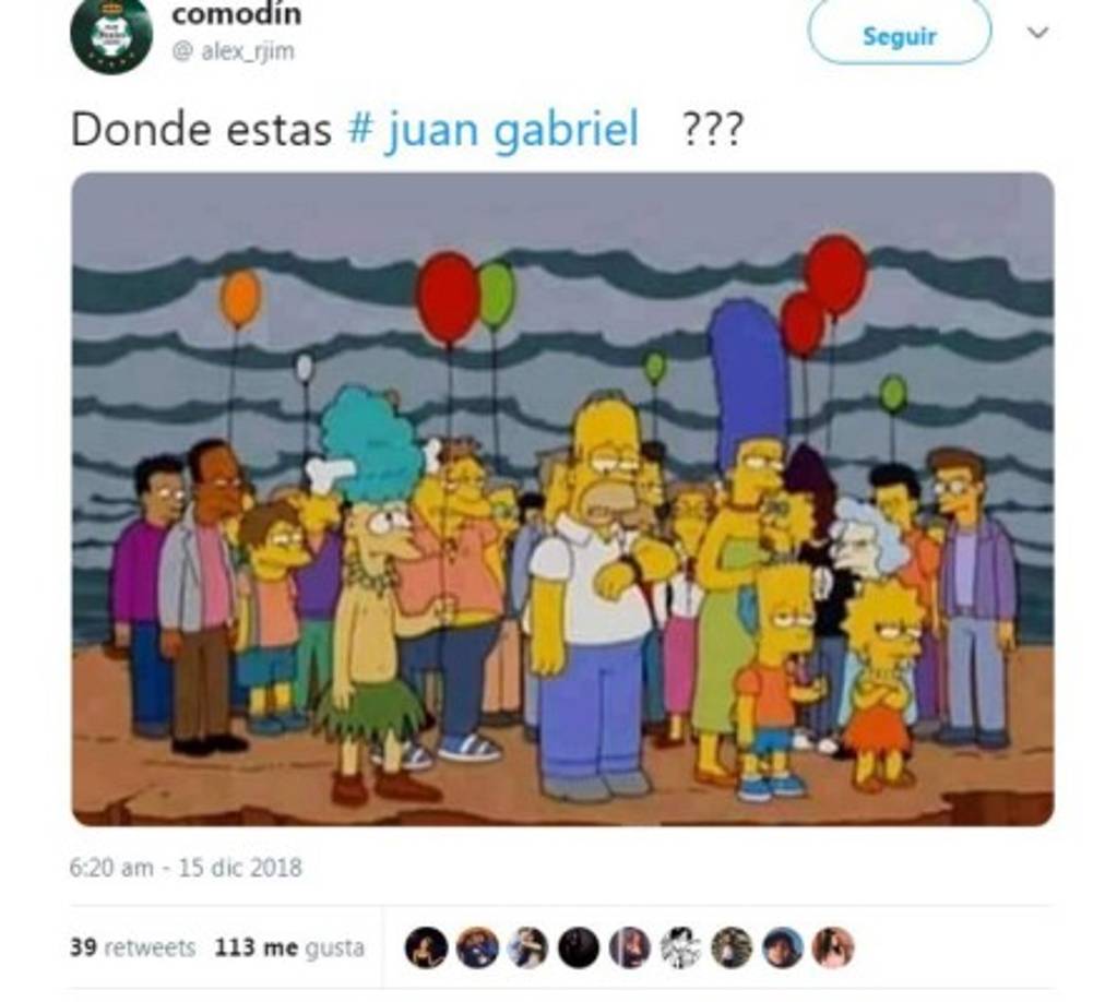 Pero Joaquín no ha sido el amigo ideal, ya que en 1985 lanzó el libro Juan Gabriel y Yo, en el cual detallaba las supuestas relaciones amorosas del artista con varios jóvenes.