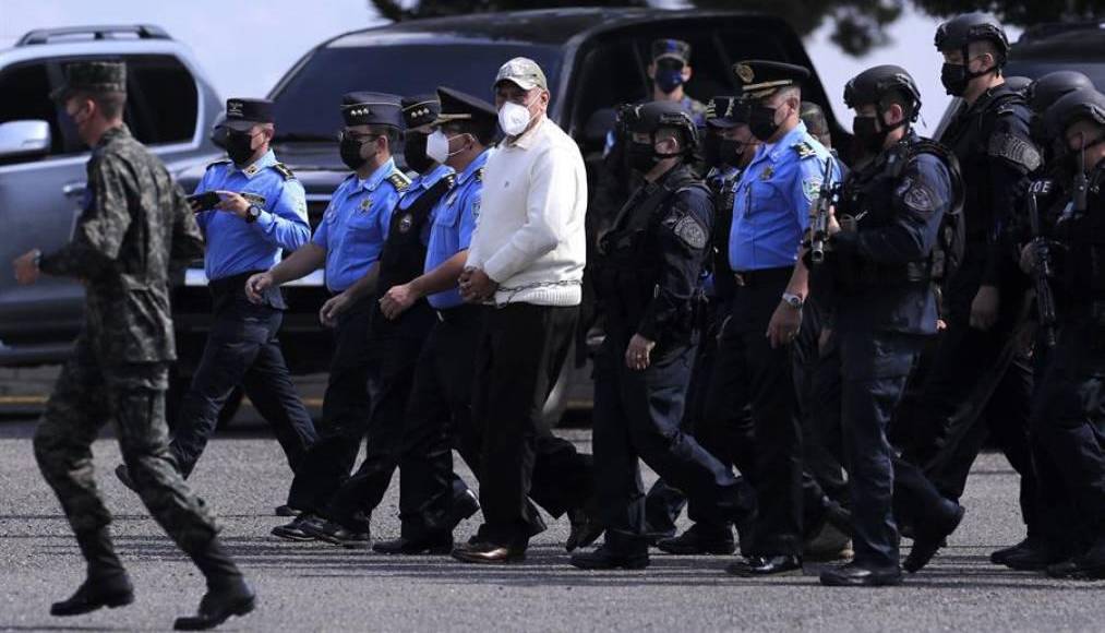 El ataque fue llevado a cabo desde dos vehículos, uno desde el cual se disparó la bazuca y otro desde el cual se dispararon los fusiles. 