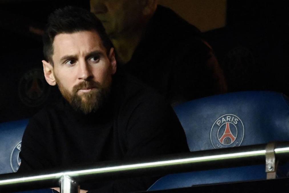 Lionel Messi fue espectador de lujo en el palco del Parque de los Príncipes. El argenitno no jugó por una lesión.