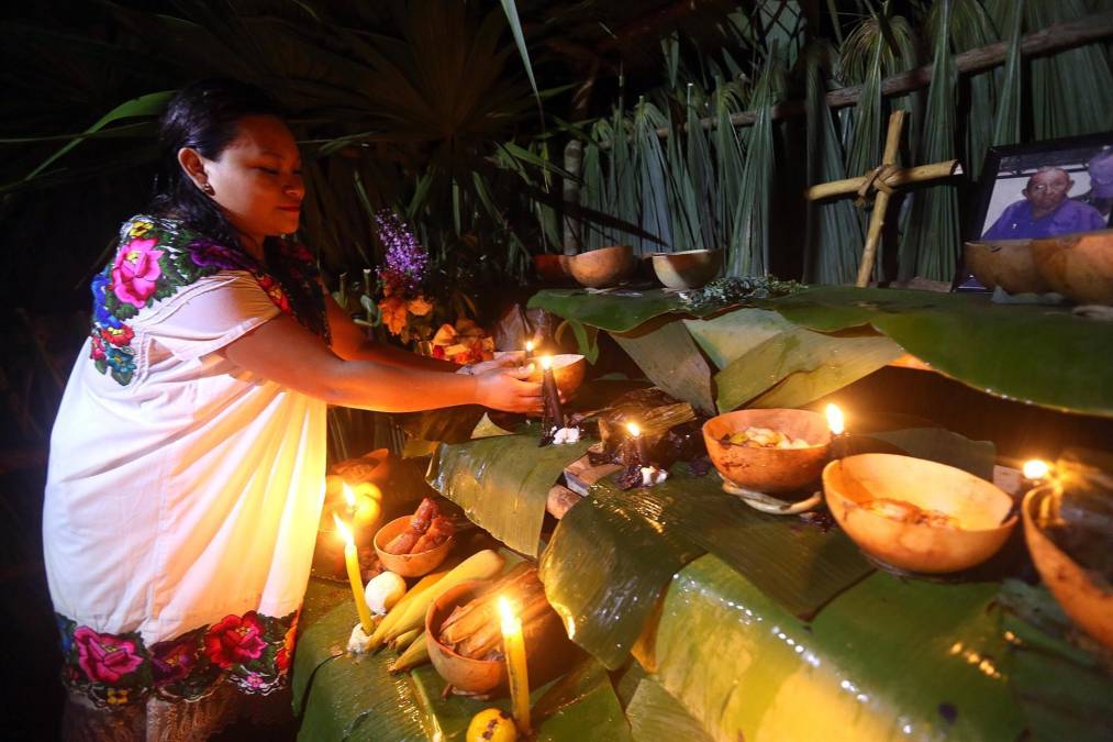 Y es que a diferencia del tétrico Halloween, la alegría invade el Día de Muertos porque en realidad se trata de celebrar la vida que todavía queda.