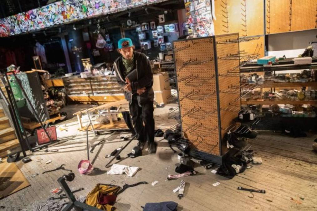 Caos en Nueva York: Saquean tiendas en la Quinta Avenida pese a toque de queda