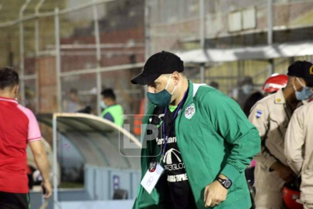 El técnico uruguayo del Monstruo Verde, Martín 'Tato' García, no salió nada contento con la derrota de su equipo ante el Vida.