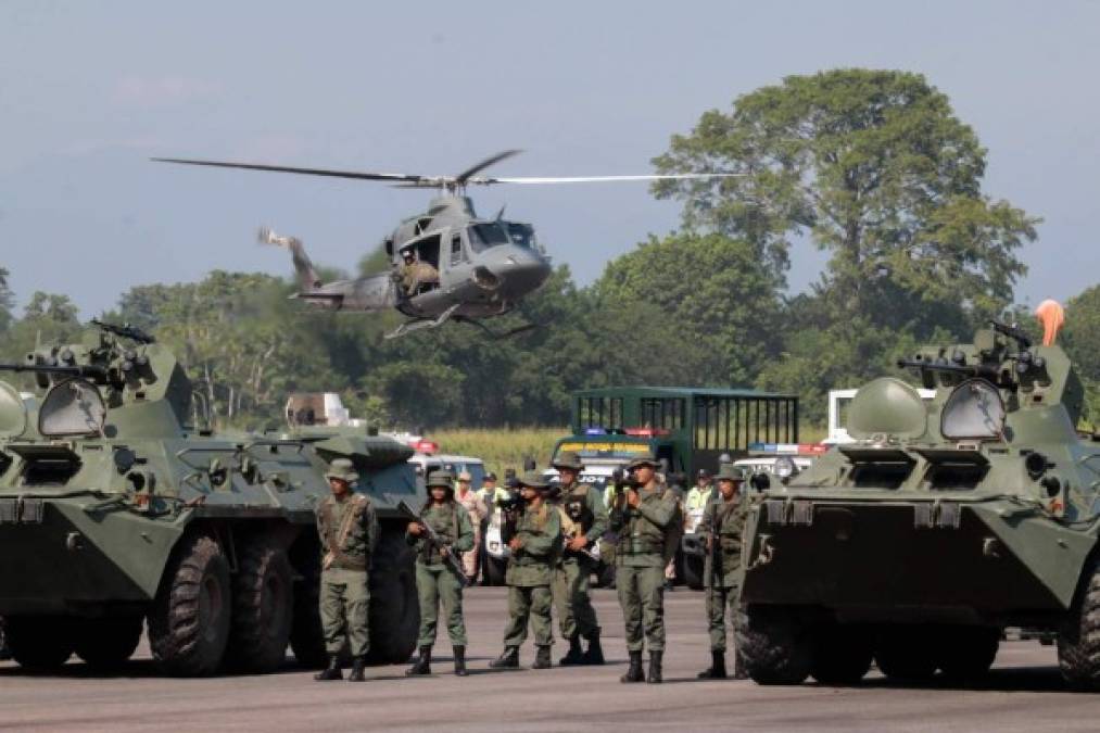 Las tensiones entre Venezuela y Colombia se incrementan luego de que el presidente Nicolás Maduro ordenara una serie de ejercicios militares en la frontera entre ambos países donde además desplegó su sistema de misiles ante supuestas 'amenazas' de Bogotá.