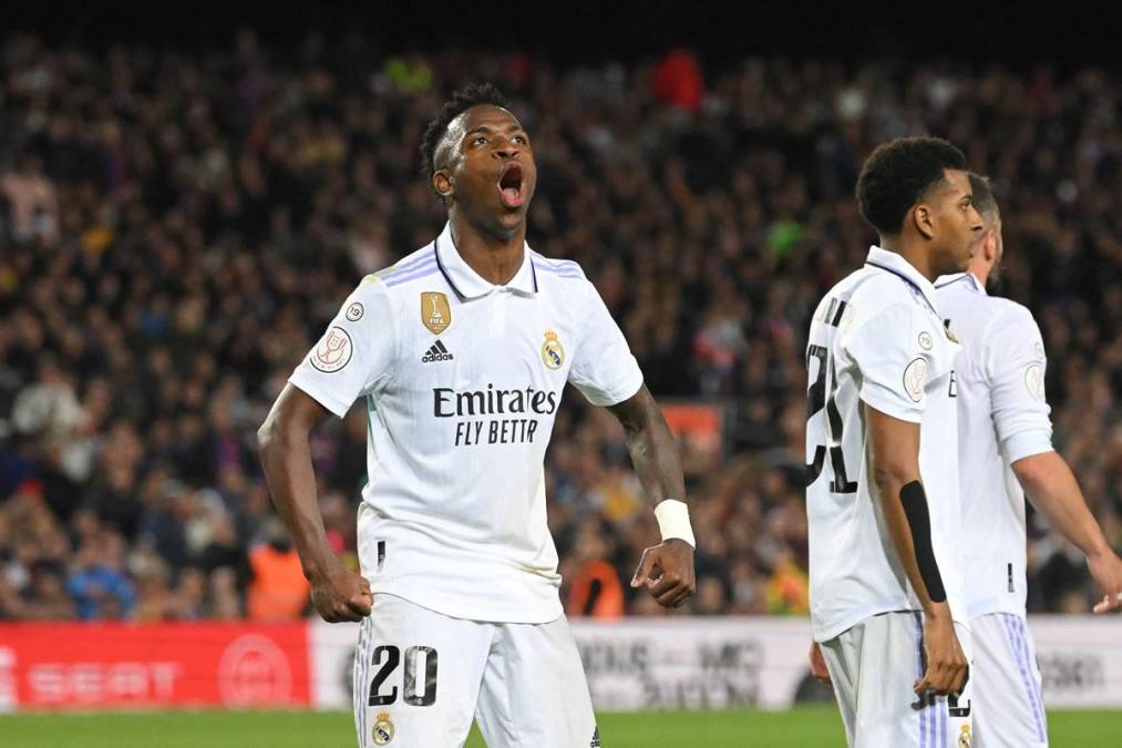 La celebración de Vinicius tras marcar el primer gol del partido (0-1) para el Real Madrid.