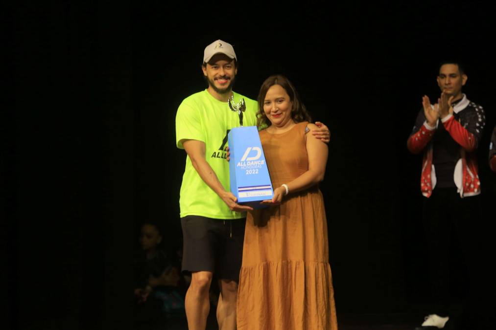 La academia de danza “Urballet” se llevó la mayoría de trofeos en la competencia.