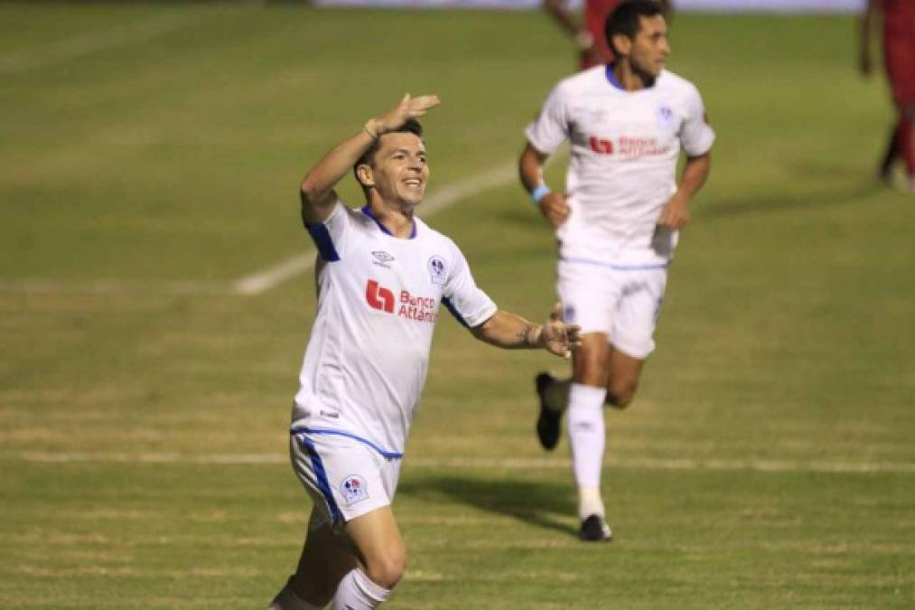 Matías Garrido: El argentino es otro de los mediocampistas del Olimpia.