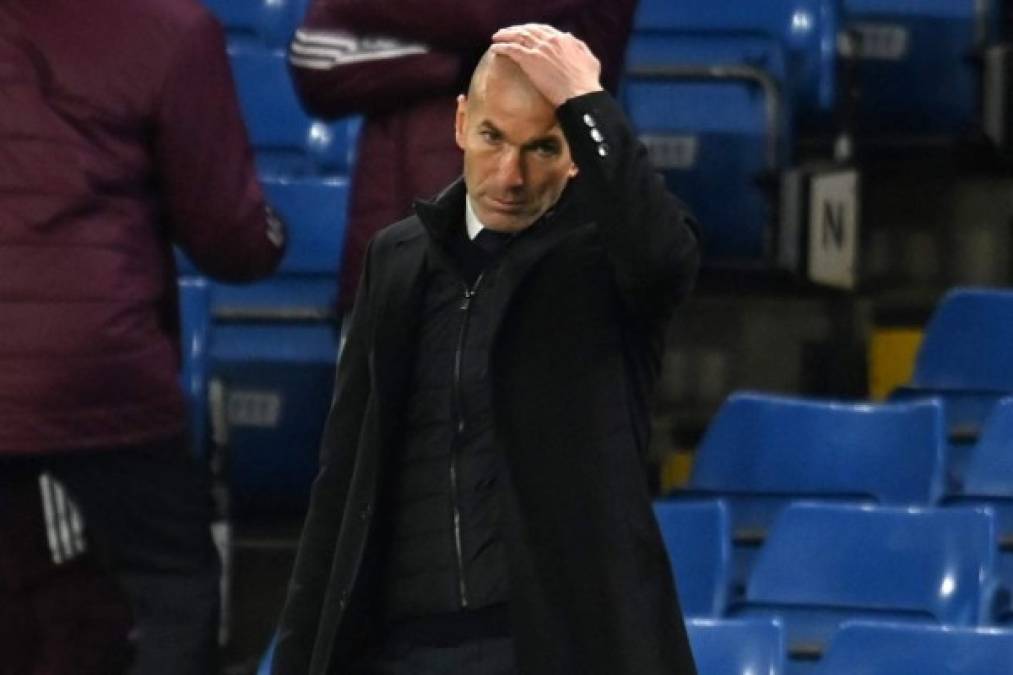 Zinedine Zidane y su gesto tras el pitazo final donde Real Madrid quedó eliminado de la Champions en la etapa de semifinales. Foto AFP.