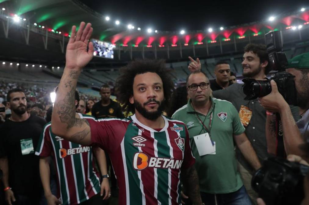 ¡Por todo lo alto! Marcelo fue presentado en el Fluminense