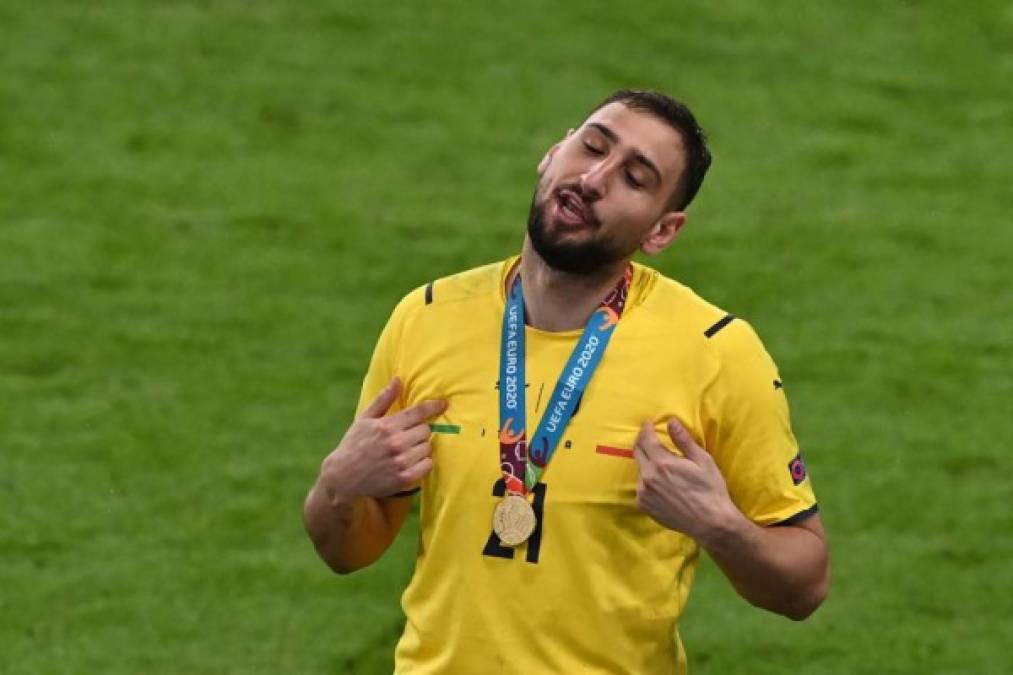 Gianluigi Donnarumma: El italiano fue nombrado el mejor jugador de la Eurocopa y por lo tanto aparece como el portero más destacado de la competencia.