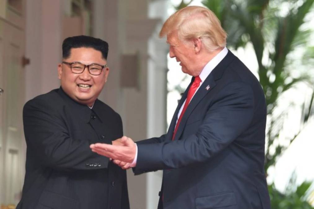 Un sonriente Kim Jong-un remarcó por su parte que 'hemos superado muchos obstáculos para llegar hasta aquí'.