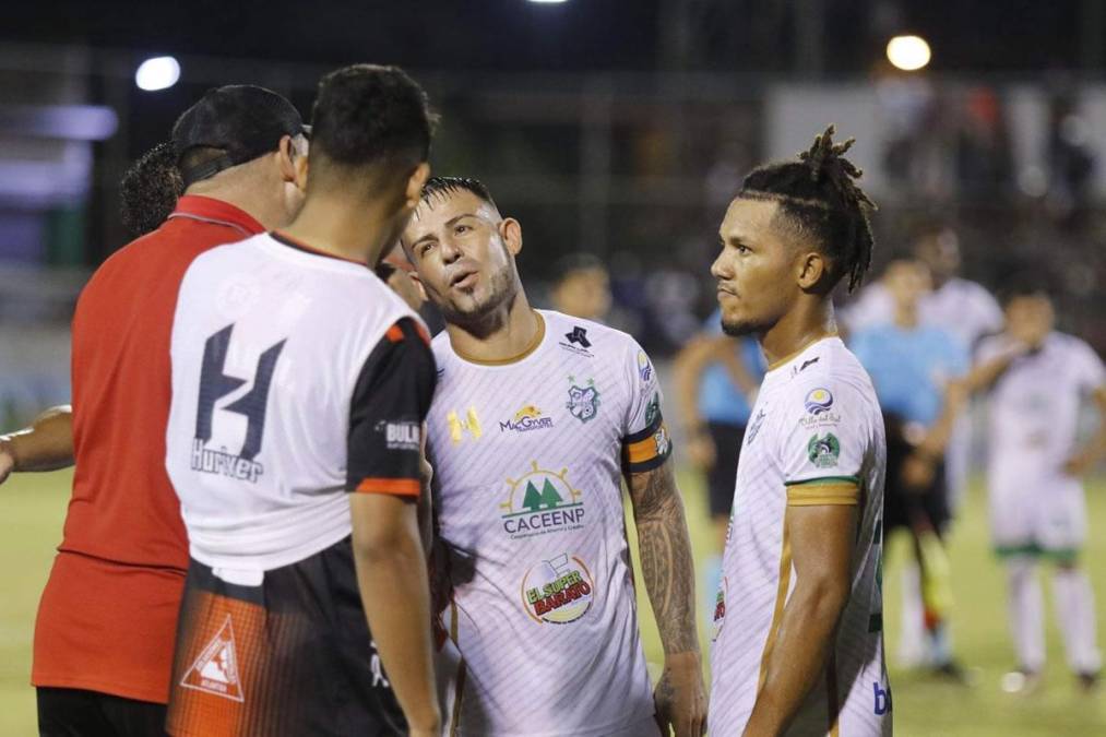 Jorge Cardona, capitán del Platense, también charló con ‘Tato‘ García.