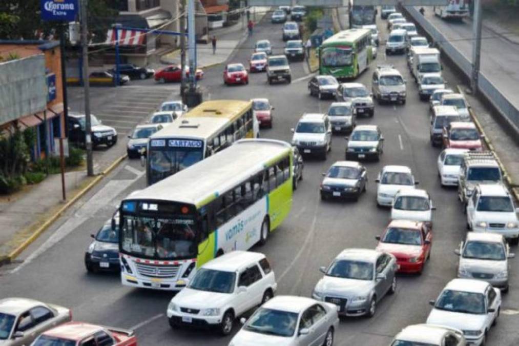 Recordó que Costa Rica lanzó en 2018 su Plan Nacional de Descarbonización que busca suprimir el uso de esos combustibles para 2050, y el transporte colectivo es un componente central de esa meta.