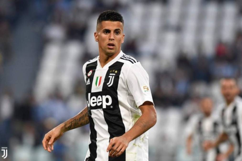 Según publica La Gazzetta dello Sport, Joao Cancelo podría abandonar la Juventus para fichar por el Manchester City. El conjunto inglés estaría dispuesto a ofrecer 60 millones de euros. El conjunto italiano contrató al lateral el pasado verano por 40 kilos.