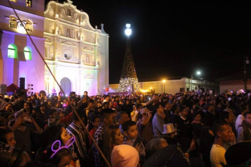 Muchos salieron el 31 de diciembre rumbo a Comayagua para ser parte de este evento y otros reservaron desde hace un mes en los hoteles su estadía.