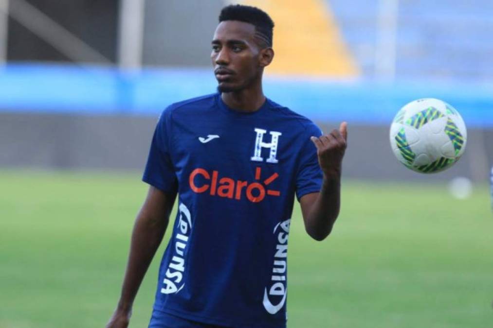 Bryan Róchez (CD Nacional/Portugal) - Fue el primer jugador y delantero confirmado para la convocatoria de Fabián Coito.