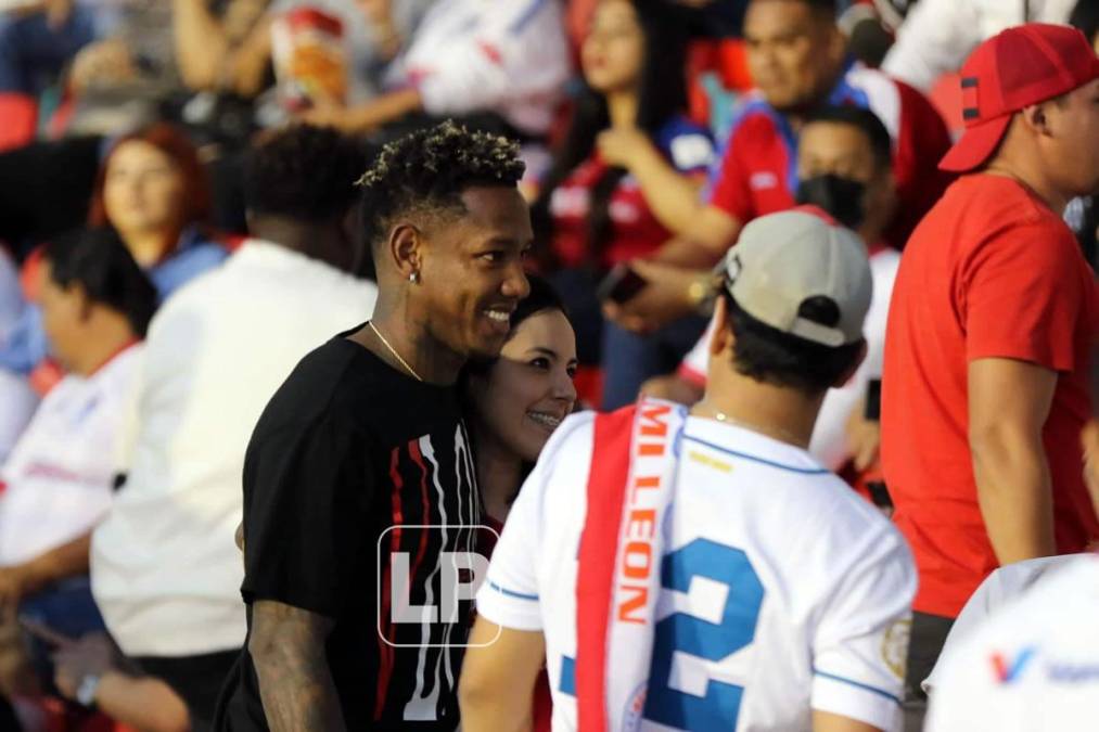 Romell Quioto llegó al estadio Nacional Chelato Uclés para ver la final de Liga Concacaf 2022.